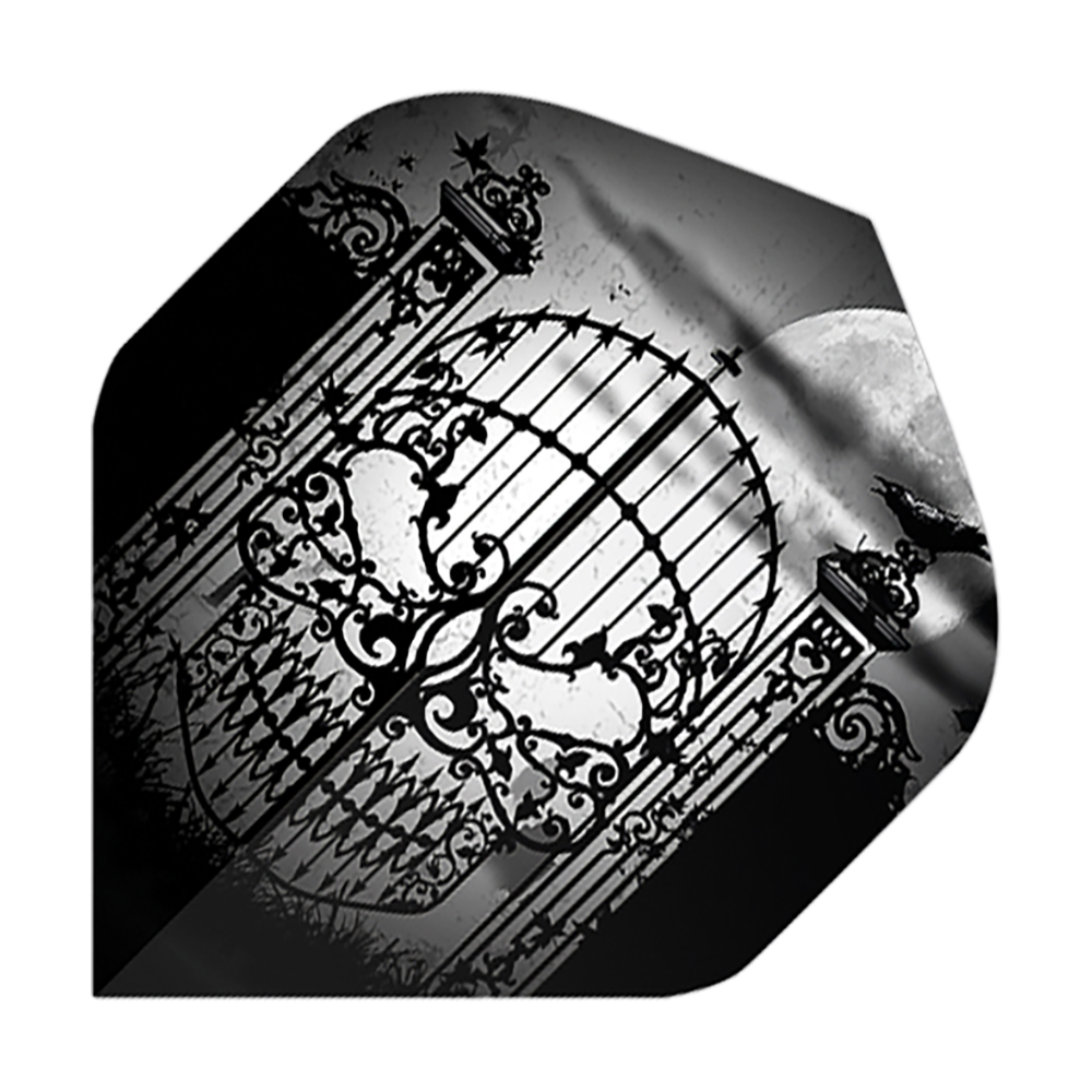 Alchemia Porzuć wszelką nadzieję Nr 2 Standardowe loty Das Bild zeigt ein schwarz-weißes Motiv mit einem verzierten eisernen Tor vor einem Vollmond. Eine Krähe sitzt auf einem der Torpfeiler und verstärkt die mystische Atmosphäre.