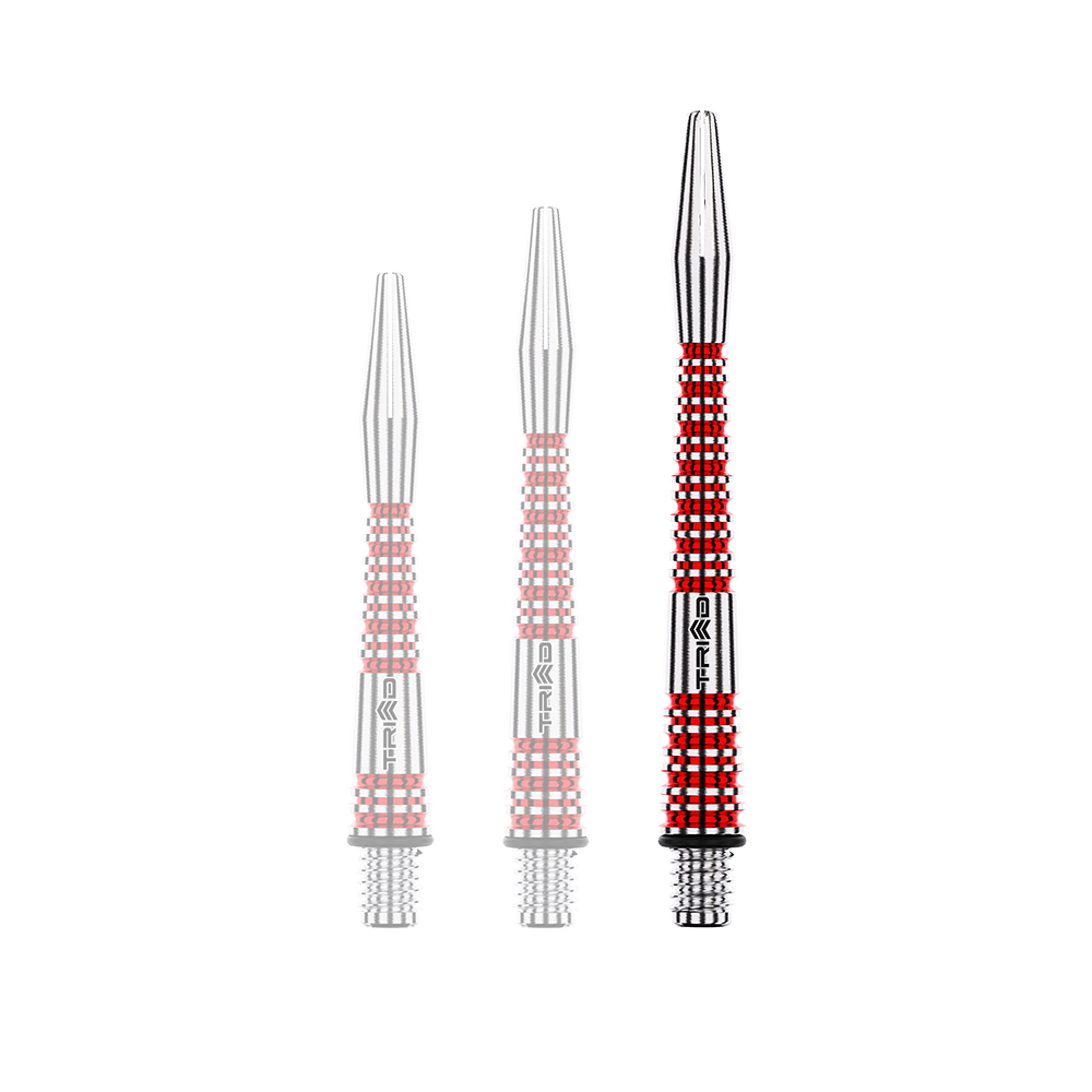 Winmau Triad RX Aluminium Shafts - Rot Das Bild zeigt drei unterschiedlich lange, rot-silberne Aluminium-Dartschäfte. Sie sind mit gerillten Strukturen für besseren Halt versehen.