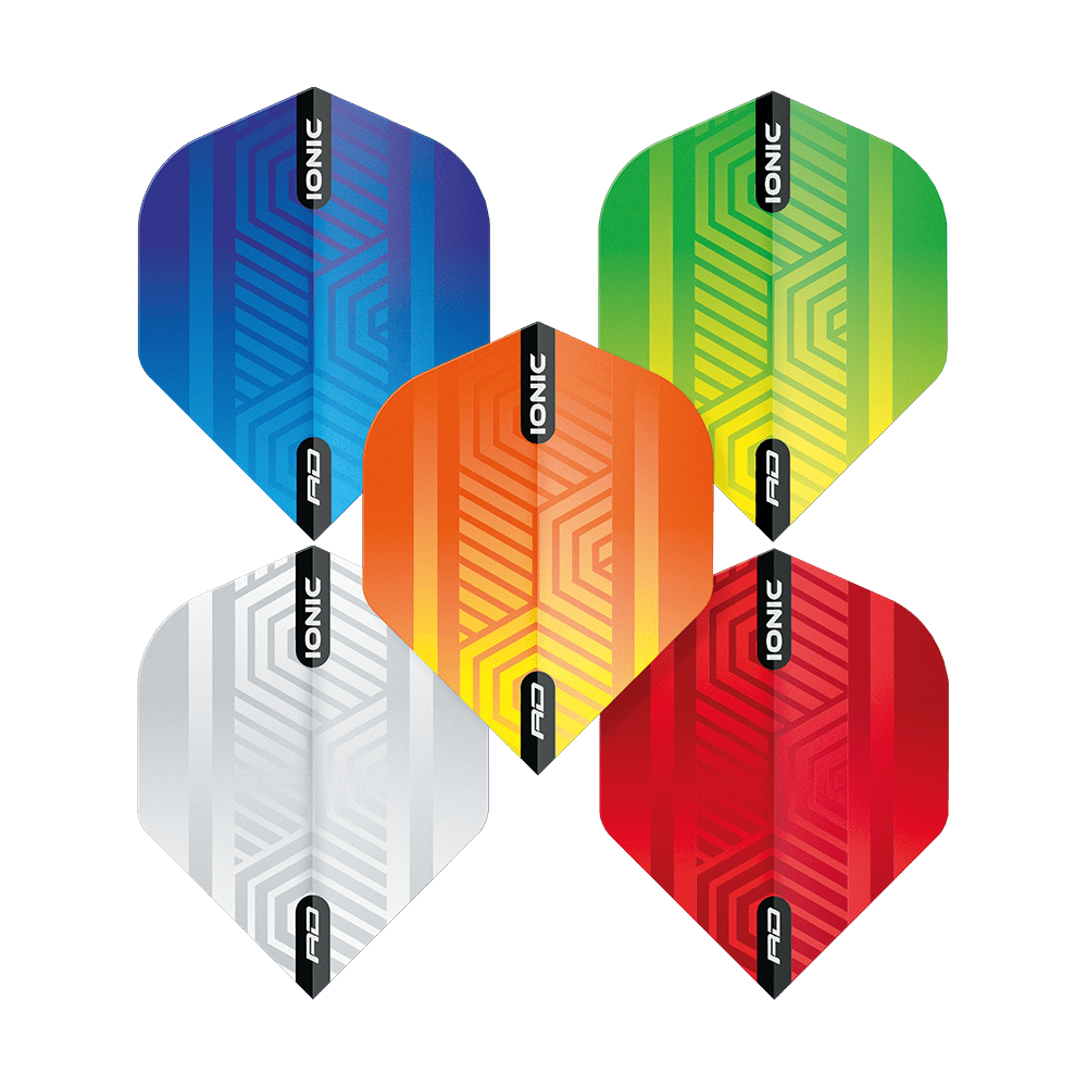 Das Bild zeigt fünf verschiedenfarbige Dart-Flights der Marke 'Red Dragon Hardcore Ionic'. Jeder Flight hat ein geometrisches Muster und die Farben blau, grün, orange, weiß und rot.