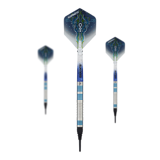 Unicorn T95 Core XL Blue miękkie lotki Das Bild zeigt drei Softdarts des Modells "Unicorn T95 Core XL Blue". Die Darts haben silberne Schäfte mit blauen Akzenten und blaue Flights mit einem abstrakten Muster.