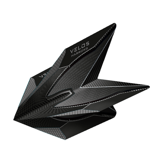 HR1014_Harrows_Smokey_2020_Velos_Flights_2 Das Bild zeigt die Harrows Smokey Velos Flights, die für Dartpfeile verwendet werden. Sie sind schwarz mit einem modernen, aerodynamischen Design und feinen Grafiken.