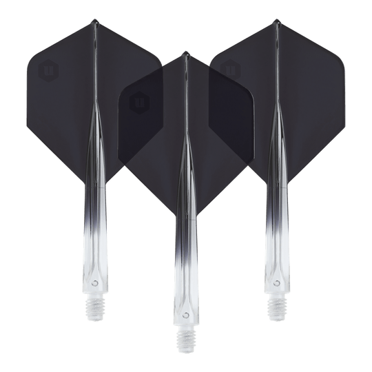 Die Unicorn Forge Two Tone No2 Standard Flights in Schwarz sind hier abgebildet. Das Produkt besteht aus klaren und schwarzen Dartflights.