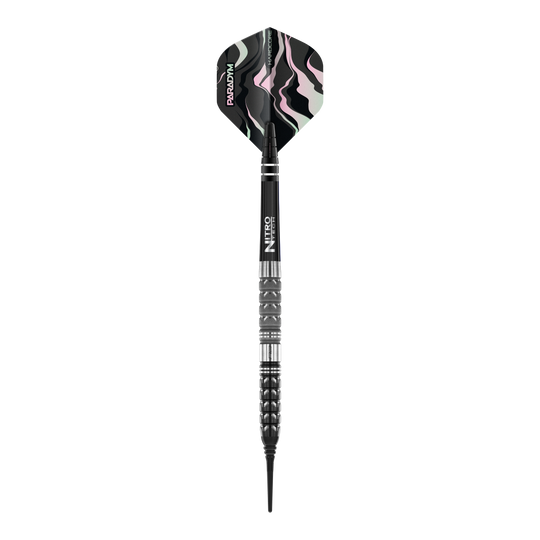 Red Dragon Paradym Tapered Soft Darts - 20g Das Bild zeigt einen Red Dragon Paradym Tapered Softdart mit 20g Gewicht. Der Dart hat ein modernes, schwarzes Design mit Details in Silber und einem gemusterten Flight.