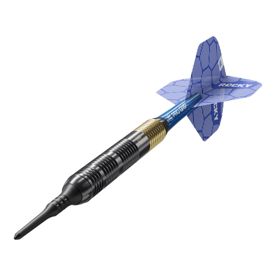 Target Josh Rock Brass Soft Darts - 18g Das Bild zeigt einen Target Josh Rock Brass Softdart mit einem Gewicht von 18 Gramm. Der Dart hat eine messingfarbene und schwarze Spitze sowie blaue Flights mit einem Muster.