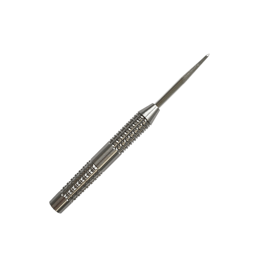 Lufy McDart SilverGrip Steeldart Das Bild zeigt einen silbernen Steeldart-Barrel mit feinem Rillenmuster für besseren Halt. Es handelt sich um das Produkt "McDart SilverGrip Steeldart Barrels".