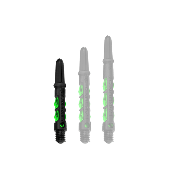 HR422_Harrows_Carbon_ST_Shafts_Gr-n_33mm_1KJ16d1w2pPpA4 Das Bild zeigt drei Harrows Carbon ST Shafts in der Farbe Grün. Die Shafts sind jeweils in unterschiedlichen Längen angeordnet.