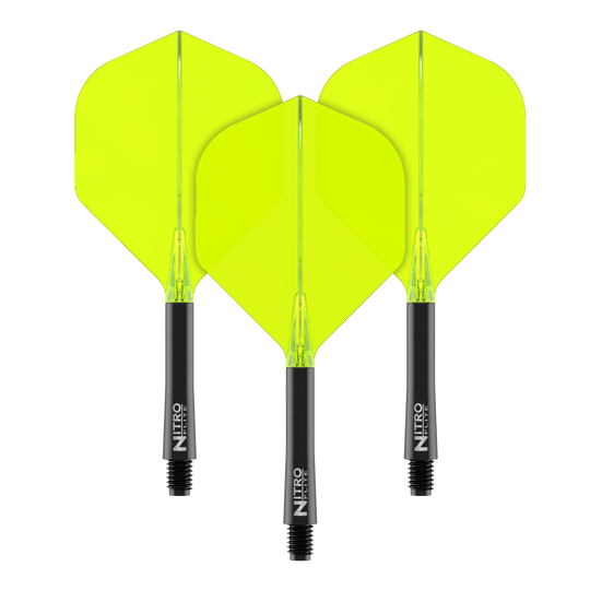 Auf dem Bild sind drei Dart-Flights mit leuchtend gelben Flügeln zu sehen. Die Schäfte sind schwarz und tragen die Aufschrift "Nitro Flite".