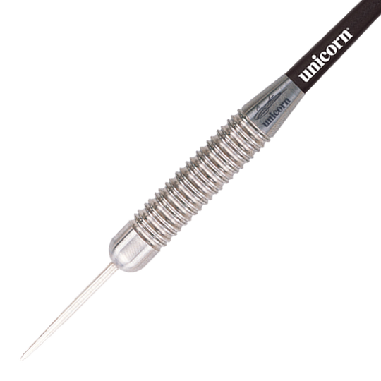 Auf dem Bild ist ein Unicorn Bullet Gary Anderson Steeldart mit einem Gewicht von 22 Gramm zu sehen. Der Dartpfeil hat ein silbernes, geriffeltes Griffstück und einen schwarzen Schaft mit dem Schriftzug "unicorn".
