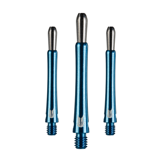 Auf dem Bild sind drei blaue Aluminium-Schäfte für Darts zu sehen. Sie haben ein glänzendes Finish und ein silberfarbenes Oberteil.