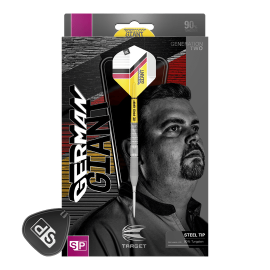 Stalowe lotki Target Gabriel Clemens GEN2 Swiss Point Auf der Verpackung ist ein Steeldart mit gelbem, weißem und schwarzem Design abgebildet. Im Hintergrund sieht man das Porträt eines Mannes sowie den Schriftzug „GERMAN GIANT“.