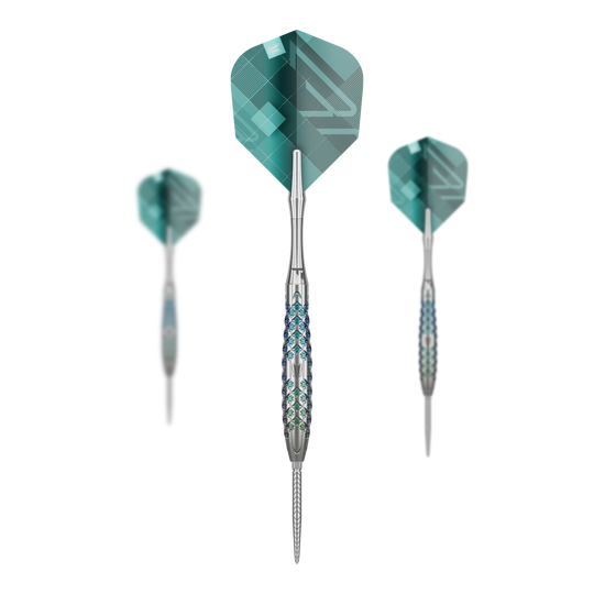 Stalowe lotki Target Rove 02 Swiss Point Das Bild zeigt drei Steeldarts des Modells "Target Rove 02 Swiss Point". Die Darts haben silberne Barrels mit blauen Akzenten und grüne Flights mit geometrischem Muster.