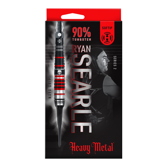 Harrow's Ryan Searle Heavy Metal Series 2 miękkie lotki Auf dem Bild ist die Verpackung der "Harrows Ryan Searle Heavy Metal Series 2 Softdarts" zu sehen. Die Packung ist überwiegend schwarz mit roten Akzenten und zeigt einen Dartpfeil sowie das Bild eines Spielers.