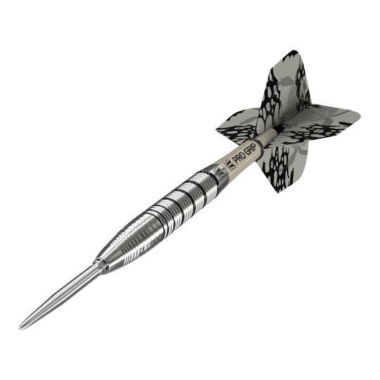 Stalowe lotki Target EXO SP02 Swiss Point Das Bild zeigt den Target EXO SP02 Swiss Point Steeldart. Der Dart hat ein silbernes Griffstück mit schwarzen Akzenten und eine schwarz-gemusterte Flight.