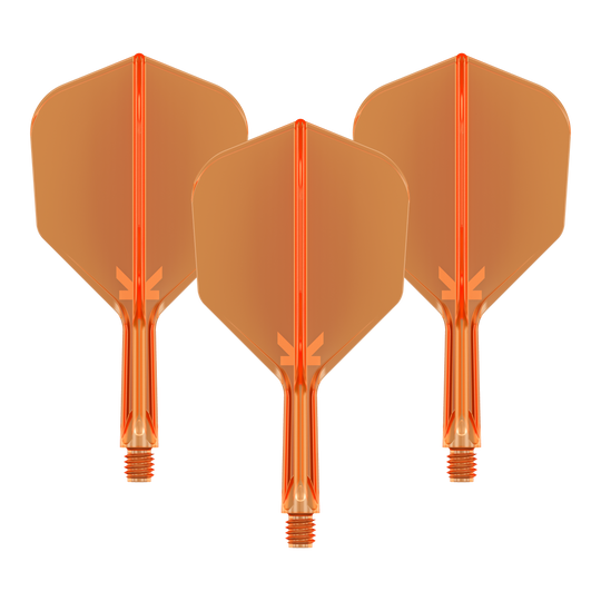 Auf dem Bild sind drei neonorange Darts-Flights mit Schaft zu sehen. Sie sind nebeneinander angeordnet und haben eine transparente Optik.