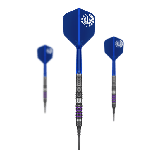 Das Bild zeigt drei Softdarts der Serie "Target Japan Prime Series Sirius GEN4" mit einem Gewicht von 21,5g. Die Darts haben blaue Flights und silber-schwarze Barrels mit lila Akzenten.
