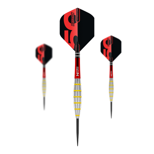 Das Bild zeigt drei Steeldarts der Marke "Red Dragon 50 Year Collection Chunky Stumpy 3" mit einem Gewicht von 24g. Die Darts haben schwarze und rote Flights sowie silberne, gerillte Griffe.
