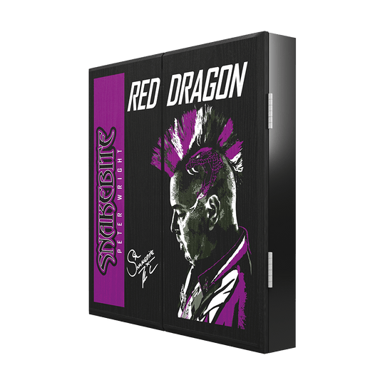 Z0169_Red_Dragon_Peter_Wright_Dartboard_Cabinet_3 Das Bild zeigt das Produkt "Red Dragon Peter Wright Dartboard Kabinet". Auf dem Schrank ist ein Porträt von Peter Wright mit auffälligem lila Design zu sehen.