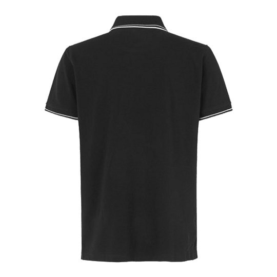 Koszulka polo Barrels and Shafts – czarna Das Bild zeigt ein schwarzes Poloshirt mit kurzen Ärmeln. Am Kragen und an den Ärmeln sind weiße Zierstreifen sichtbar.
