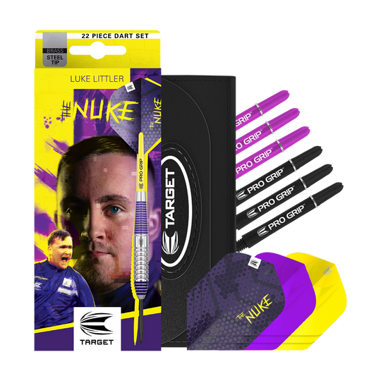 Lotki ze stali mosiężnej Target Luke Littler - 22 g Das Bild zeigt das Produkt "Target Luke Littler Brass Steeldarts - 22g" mit buntem Verpackungsdesign. Im Set sind verschiedene Dartflights, Schäfte und eine praktische Aufbewahrungstasche enthalten.
