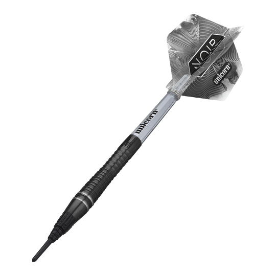 Mistrz Świata Jednorożców Gary Anderson Noir Phase 6 Soft Darts Das Bild zeigt einen Unicorn World Champion Gary Anderson Noir Phase 6 Softdart. Der Dartpfeil ist schwarz-silbern und hat ein modernes, gemustertes Flight-Design.