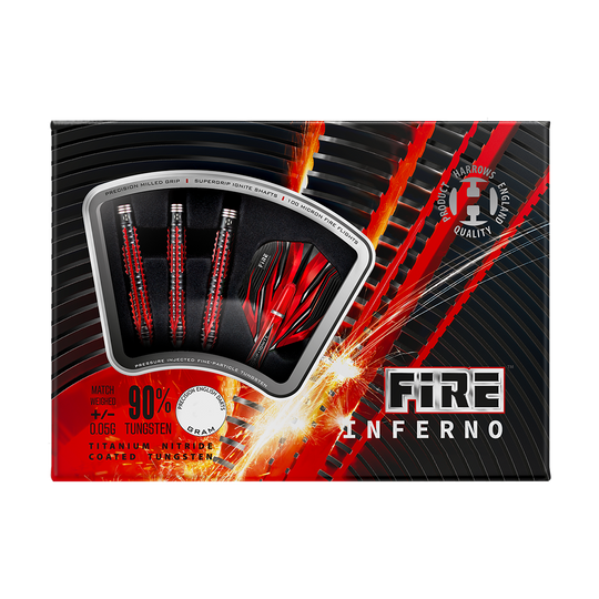 HA27071_Harrows_Fire_Inferno_Softdarts_3 Das Bild zeigt eine Verpackung mit den Harrows Fire Inferno Softdarts. Die Darts und Flights sind in Schwarz und Rot gestaltet und die Verpackung hebt die hohe Qualität und den 90%igen Tungsten-Anteil hervor.