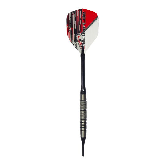 Lotki miękkie McDart 85 Tungsten V9 - 17,5 g Das Bild zeigt einen McDart 85er Tungsten V9 Softdart mit einem Gewicht von 17,5g. Der Dart hat eine schwarz-silberne Spitze und Schaft sowie ein Flight in Rot, Weiß und Schwarz mit der Aufschrift "McDart.de".