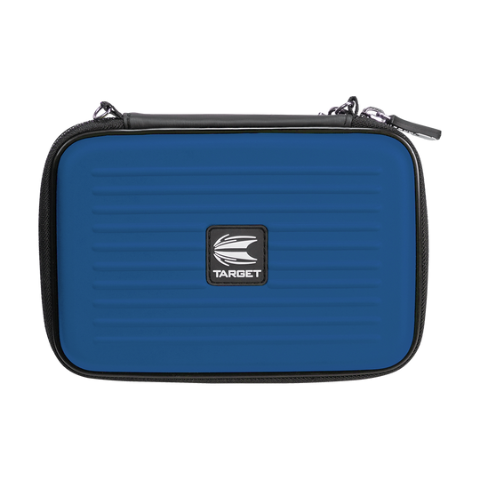 Das Bild zeigt das Produkt "Target Takoma XL Dartwallet" in Blau mit schwarzem Rand. In der Mitte des Etuis befindet sich das Target-Logo.