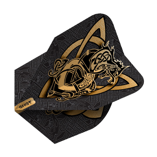 Shot Viking Wolf nr 6 Flights Das Bild zeigt die Shot Viking Wolf No6 Flights mit einem eindrucksvollen goldenen Wikinger-Wolf-Design auf schwarzem Hintergrund. Die Flights sind mit detailreichen, nordisch inspirierten Mustern verziert.