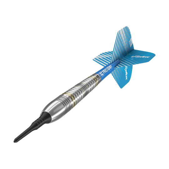 Der abgebildete Dart ist der "Target Phil Taylor Brass Softdart - 18g" mit einem silberfarbenen, gerillten Barrel und blauen Flights. Er besitzt eine schwarze Softdart-Spitze und ein blaues "PRO GRIP"-Shaft.