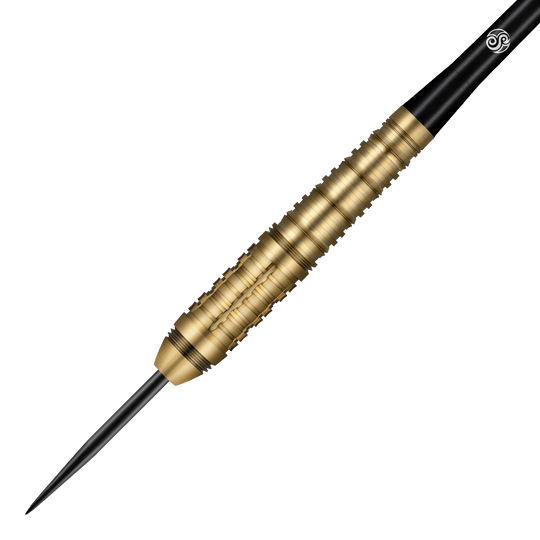 Strzały stalowe Redline Mach 1 Das Bild zeigt einen Steeldart der Marke Shot Redline Mach 1. Der Dart hat eine goldene, geriffelte Oberfläche und eine schwarze Spitze.