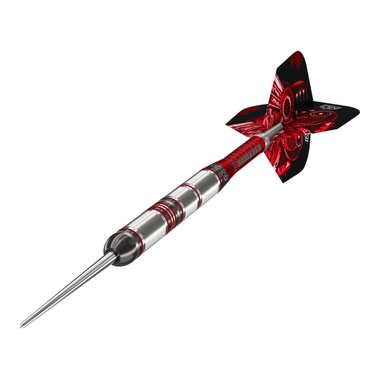 Stalowe lotki DW Piranha Razor 01 Das Bild zeigt einen DW Piranha Razor 01 Steeldart. Der Dartpfeil hat ein silbernes Barrel mit roten Akzenten und rote Flights.