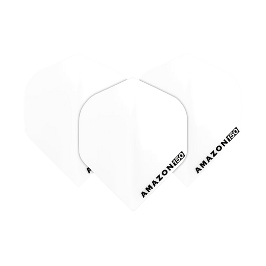 Amazon 150 Flights - Biały Das Bild zeigt drei weiße Dart-Flights mit der Aufschrift "AMAZON 150" in einer Ecke. Die Flights sind schlicht gehalten und haben eine klassische Form.
