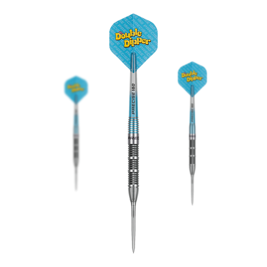 Das Bild zeigt ein Set der Precise 180 Bela Schugmann Double Dipper V1 Steeldarts. Das Set ist ideal für Dartliebhaber.