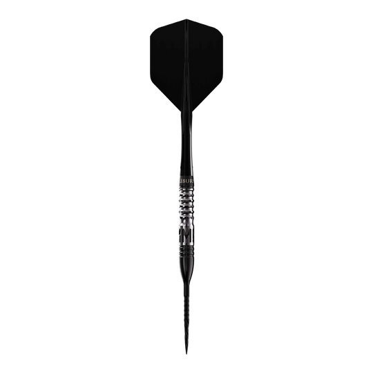Stalowe lotki Caliburn Player MAK Das Bild zeigt einen Steeldart mit schwarzer Spitze und schwarzer Flugfahne. Es handelt sich um das Produkt "Caliburn Player MAK Steeldarts - 23,5g".