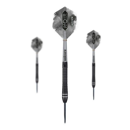 Mistrz Świata Jednorożców Gary Anderson Noir Phase 6 Steeldarts Das Bild zeigt drei Steeldarts des Modells „Unicorn World Champion Gary Anderson Noir Phase 6“. Die Pfeile sind schwarz-silber und tragen die Aufschrift „NOIR“ und „unicorn“ auf den Flights.