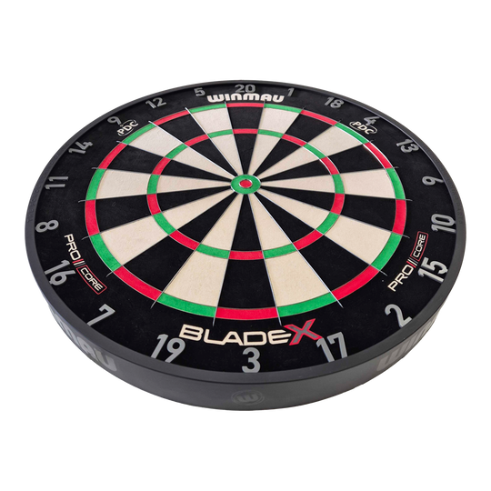 Stalowa tarcza do darta Winmau Blade X ProCore Abgebildet ist das Produkt Winmau Blade X ProCore Steeldartboard. Es handelt sich um eine professionelle Steeldart-Scheibe.
