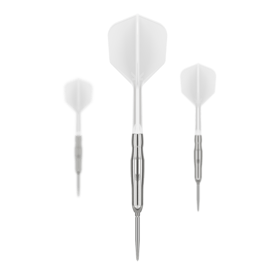 Auf dem Bild sind drei Steeldarts mit weißen Flights und silbernen Schäften zu sehen. Es handelt sich um das Produkt "Target Japan Crux Brave Swiss Point Steeldarts - 21g".