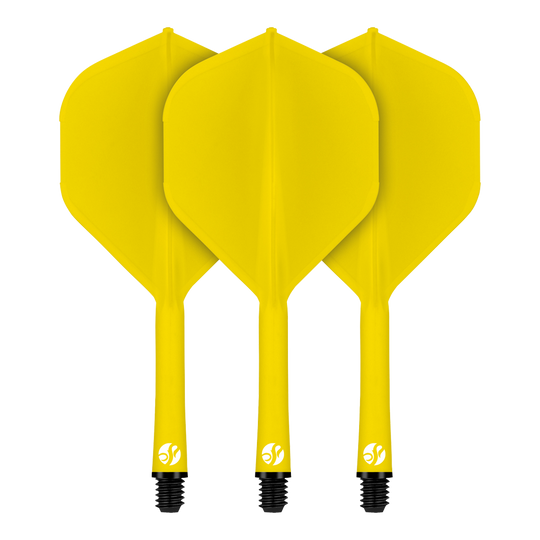 Das Bild zeigt drei gelbe Dartflights des Produkts "Shot Flight Deck No2 Standard Flight-System". Sie sind nebeneinander aufgestellt und haben ein einheitliches Design.