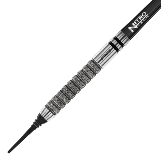Softdarts Red Dragon Gian Van Veen Tour Edition - 20g Das Bild zeigt einen Red Dragon Gian Van Veen Tour Edition Softdart mit einem Gewicht von 20g. Der Dartpfeil hat eine silberne, stark gerillte Griffzone und einen schwarzen Schaft mit der Aufschrift "Nitro Tech".