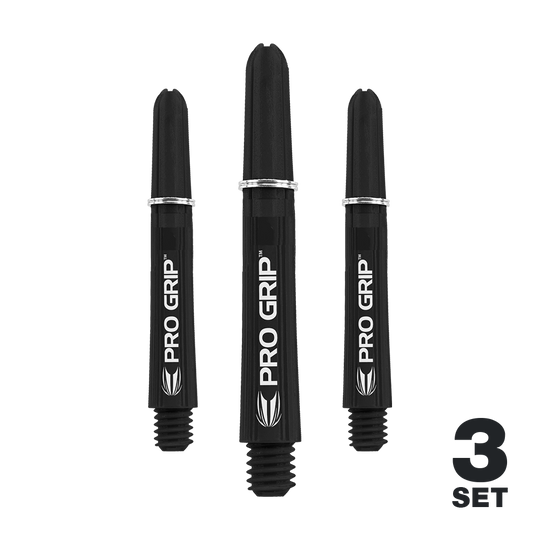 Wałki Target Pro Grip - 3 zestawy - czarne Das Bild zeigt drei schwarze Dart-Schäfte mit der Aufschrift "PRO GRIP". In der rechten unteren Ecke steht "3 SET".