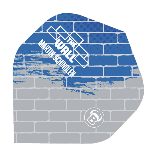 Bulls Metrixx Martin Schindler Blue Gray No2 Standard Flights Das Bild zeigt ein Dartflight mit einem Mauer-Design in Blau und Grau. Auf dem Flight steht „THE WALL MARTIN SCHINDLER“ und das Bulls-Logo ist unten rechts zu sehen.