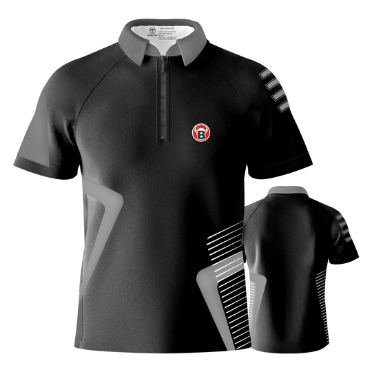 Das Bild zeigt das "Bulls Team Dartshirt - Grau" mit modernen, grauen und weißen Designelementen. Auf der Vorderseite befindet sich ein kleines rundes Bulls-Logo auf der linken Brust.