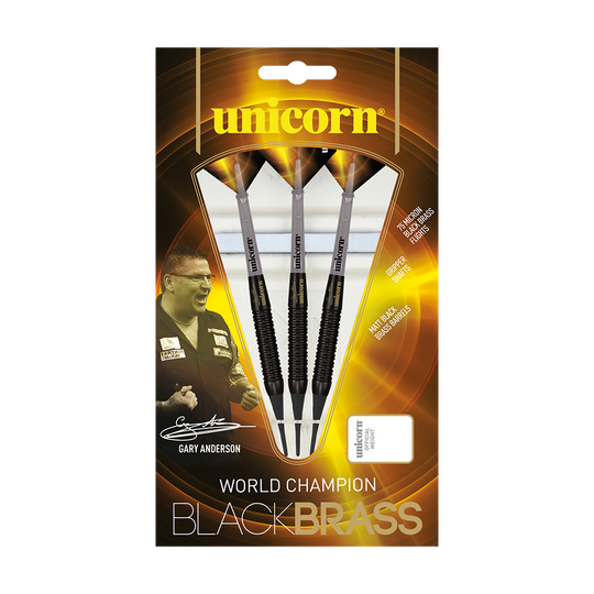 23664_Unicorn_World_Champion_Gary_Anderson_Black_Brass_Softdarts_3 Das Bild zeigt eine Packung „Unicorn World Champion Gary Anderson Black Brass Softdarts - 19 g“. Die Verpackung enthält drei schwarze Softdarts und trägt das Bild sowie die Unterschrift von Gary Anderson.
