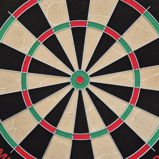 Zestaw tarcz stalowych Target Dimitri Van Den Bergh Auf dem Bild ist eine Steeldartscheibe mit farbigen Segmenten in Rot, Grün, Schwarz und Beige zu sehen. Es handelt sich um das Produkt "Target Dimitri Van Den Bergh Steeldartboard Set".