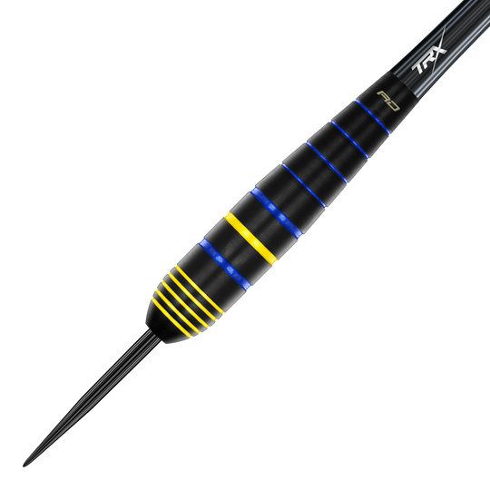 Rzutki Red Dragon Luke Humphries World Champion Brass Steel Das Bild zeigt einen Red Dragon Luke Humphries World Champion Brass Steeldart. Der Dart ist schwarz mit blauen und gelben Ringen verziert.