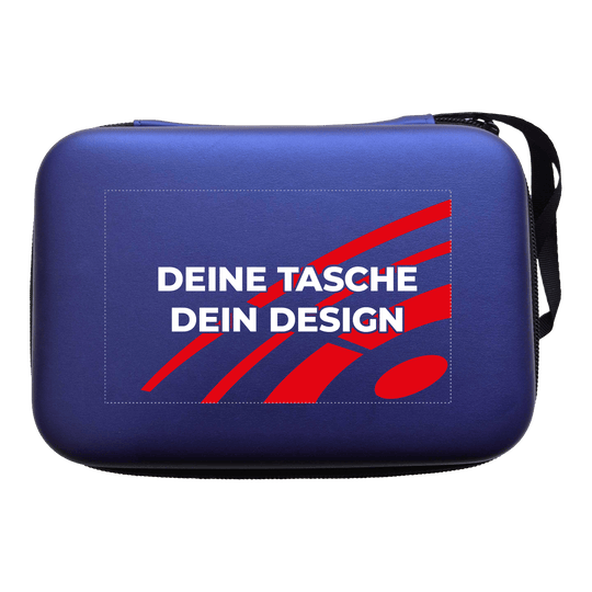 Etui na lotki System-4 z Twoim projektem Hier ist ein McDart System4 Dartcase in Blau Metallic zu sehen. Das Etui liegt geöffnet auf einer glänzenden Oberfläche.