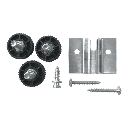 Uchwyt ścienny Winmau Rota-Lock Blade 6 Das Bild zeigt das Winmau Rota-Lock Blade 6 Wandhalterungs-Set mit drei schwarzen Einstellrädern, einer Metallhalterung und Schrauben. Diese Teile werden verwendet, um ein Dartboard sicher an der Wand zu befestigen.