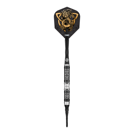 Miękkie lotki Shot Viking Wolf - 20g Dies ist ein Softdart namens "Shot Viking Wolf Softdarts - 20g". Der Dartpfeil hat ein auffälliges schwarzes und silbernes Design mit einem goldenen Wikinger-Wolf auf der Flights.