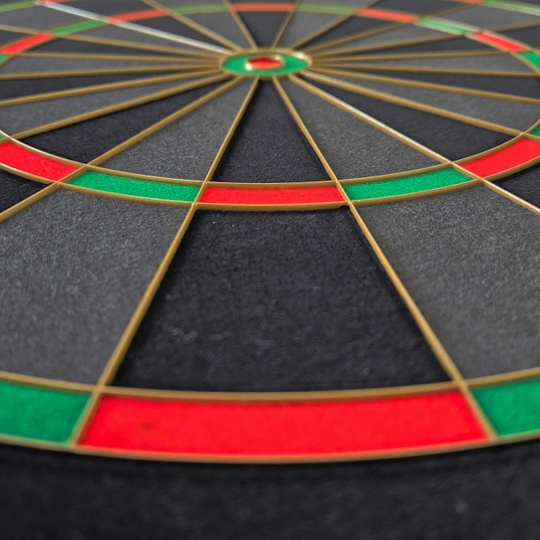 Stalowa tarcza do darta Bulls NL Advantage Black Edition Hier findet sich eine weitere Ansicht des BullsNL Advantage Black Edition Steeldartboards. Das Produkt ist von einer anderen Seite präsentiert.