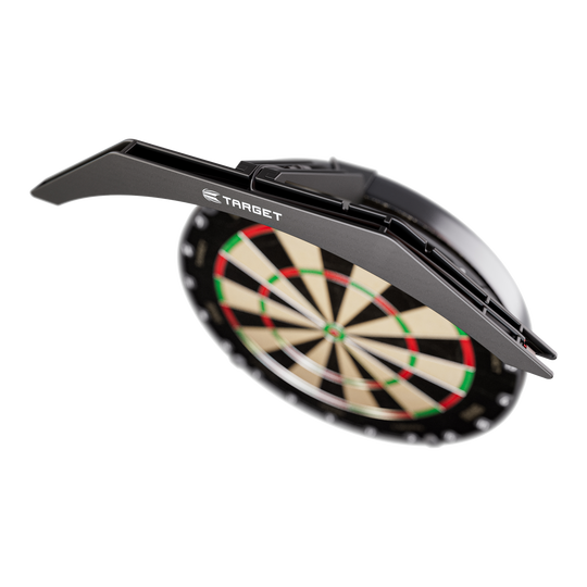 Oświetlenie tarczy do darta Target ARC V2 Das Bild zeigt die "Target ARC V2 Dartboard Beleuchtung", die über einem Dartboard angebracht ist. Die Beleuchtung sorgt für optimale Ausleuchtung der Dartscheibe beim Spielen.